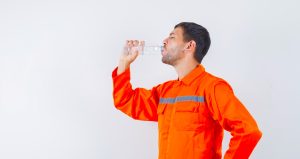 ¿Para qué sirven los puntos de hidratación en una empresa? Más allá de tener agua disponible